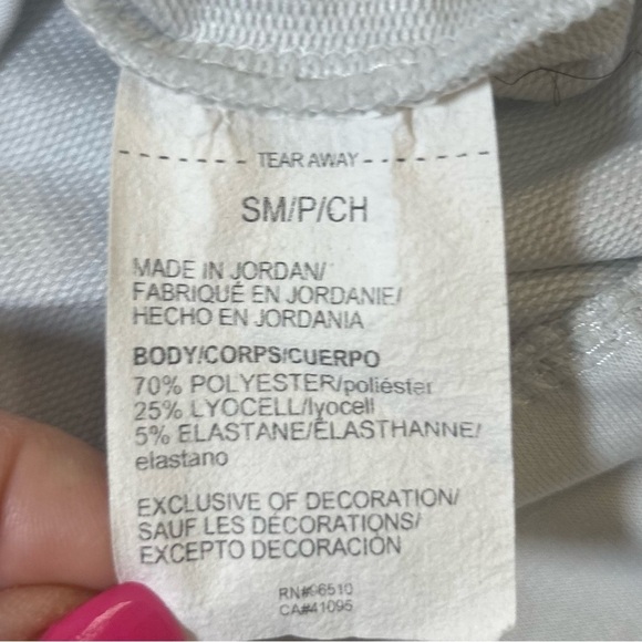 Under Armour Light Gray Sweatshirt w/ Pink Logo Down the Sleeves. Size Small. - Picture 4 of 6